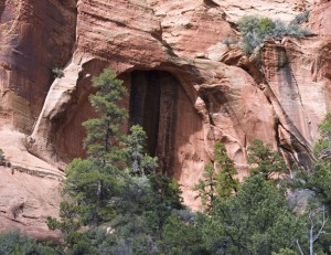 Elephant Arch in the Finger Canyons of Zions National Park